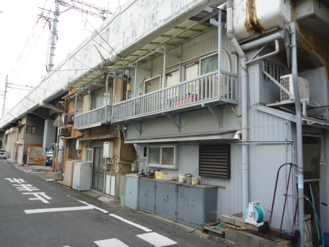 散歩 阪神三宮駅から甲子園駅 川のほとりで